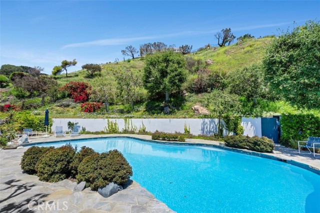 1032 Enchanted Way, Pacific Palisades, CA 90272