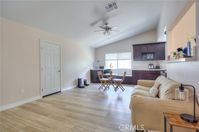 Detail Gallery Image 10 of 46 For 273 Newell Dr, Riverside,  CA 92507 - 3 Beds | 2 Baths