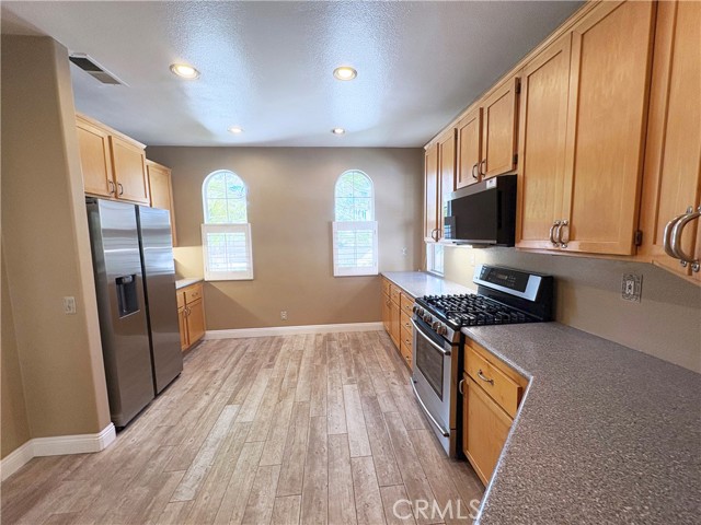 Detail Gallery Image 6 of 29 For 5 Halcyon Ln, Aliso Viejo,  CA 92656 - 3 Beds | 2/1 Baths