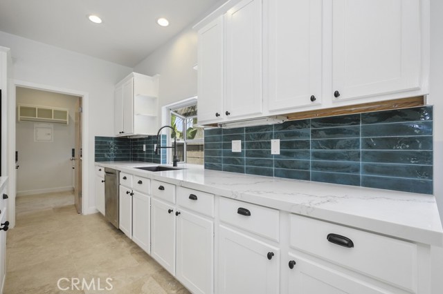 Detail Gallery Image 12 of 40 For 1702 N Meadows Ave, Manhattan Beach,  CA 90266 - 3 Beds | 2/1 Baths