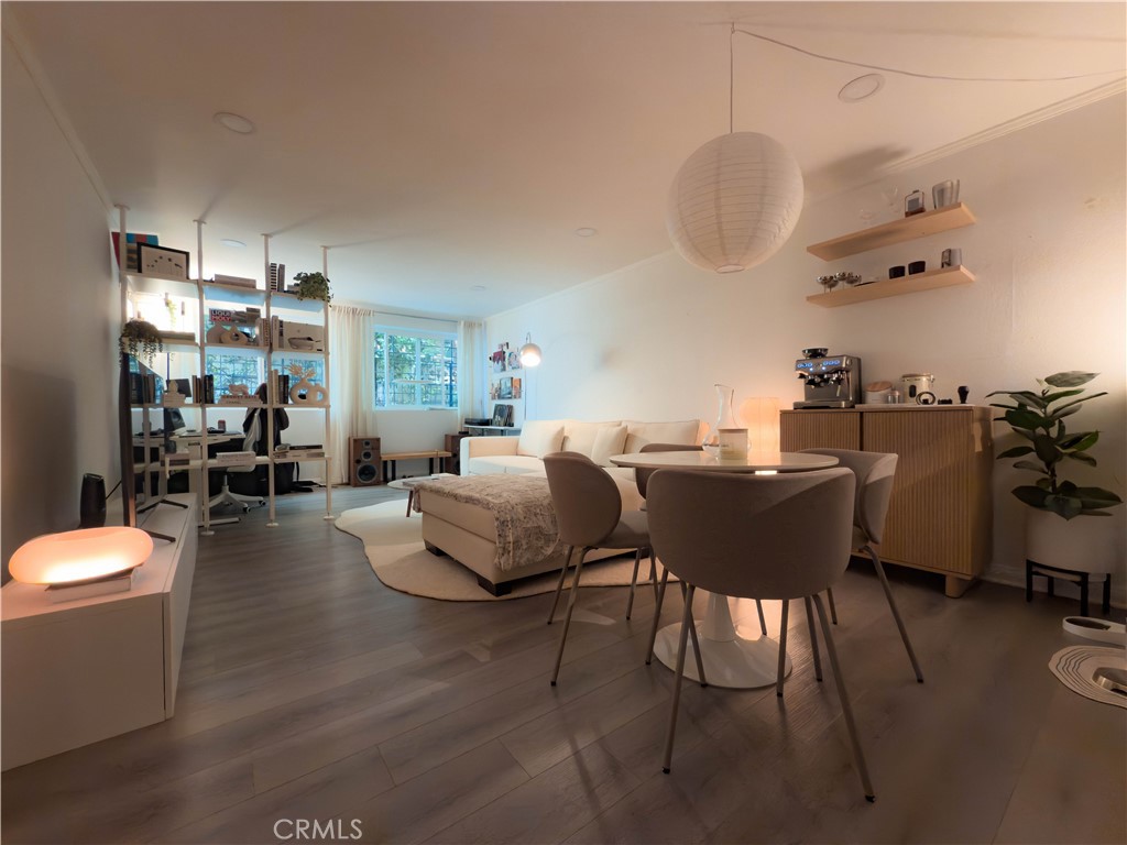 532 N Rossmore Avenue #102
