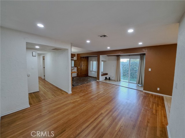 Detail Gallery Image 9 of 59 For 20121 Comanche Pl, Winnetka,  CA 91306 - 3 Beds | 2 Baths