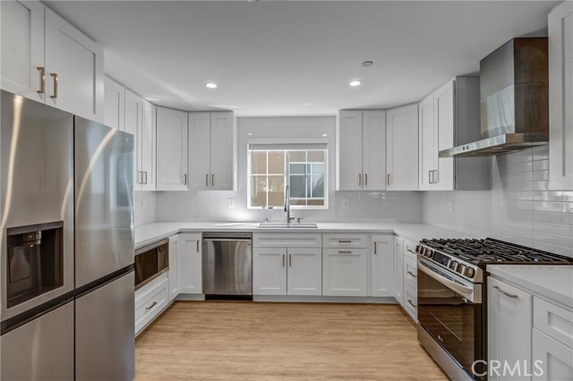 Detail Gallery Image 7 of 23 For 5248 Segals Way, Sherman Oaks,  CA 91411 - 4 Beds | 3/1 Baths