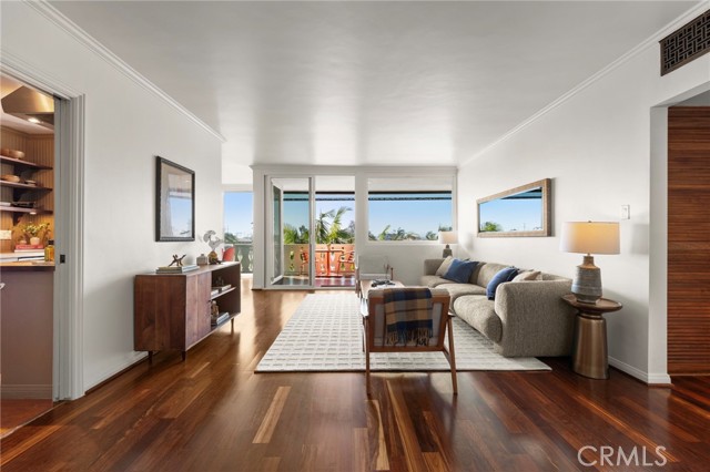 Detail Gallery Image 8 of 67 For 103 Ravenna Dr #23,  Long Beach,  CA 90803 - 2 Beds | 2 Baths