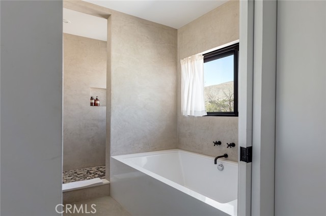 48575 Paradise Avenue, Morongo Valley CA: https://media.crmls.org/medias/75ceb786-eb28-44e9-ba90-0f5289c743f2.jpg