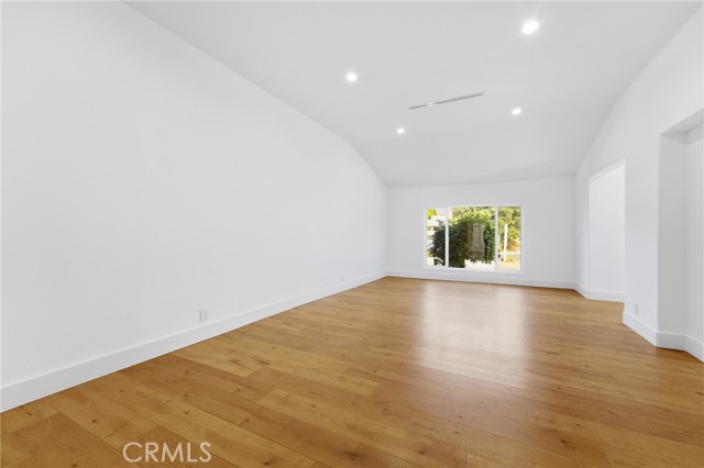 Detail Gallery Image 4 of 57 For 6015 Laurelgrove, North Hollywood,  CA 91606 - 5 Beds | 5 Baths