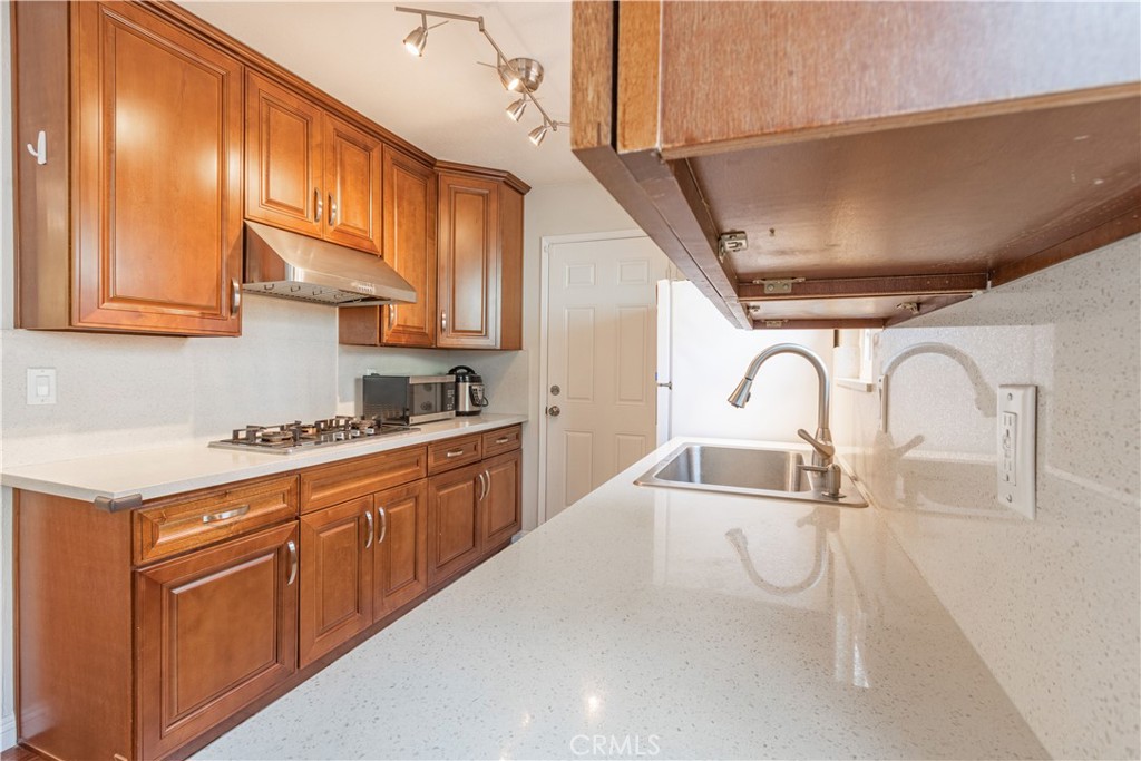 MLS #OC25242426 image #5