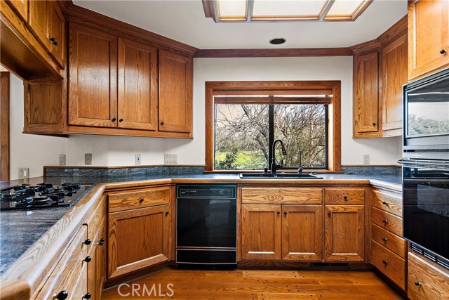 Detail Gallery Image 12 of 34 For 8865 Pino Solo Ave, Atascadero,  CA 93422 - 3 Beds | 2/1 Baths