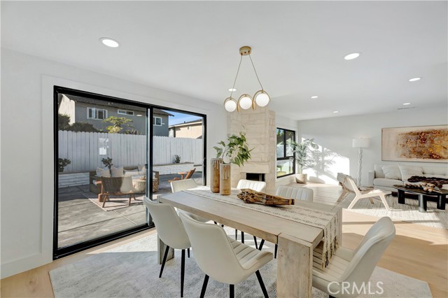 Detail Gallery Image 13 of 49 For 21211 Binghampton Cir, Huntington Beach,  CA 92646 - 4 Beds | 3 Baths