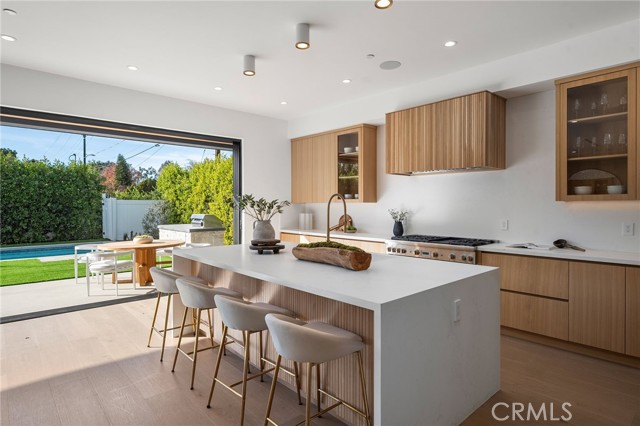 4453 Gentry Avenue, Studio City CA: https://media.crmls.org/medias/75d0f190-455e-4028-830f-26cfc26f0c97.jpg