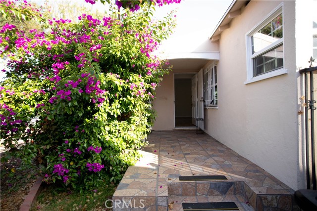Detail Gallery Image 5 of 51 For 9726 Kauffman Ave, South Gate,  CA 91355 - 2 Beds | 1 Baths