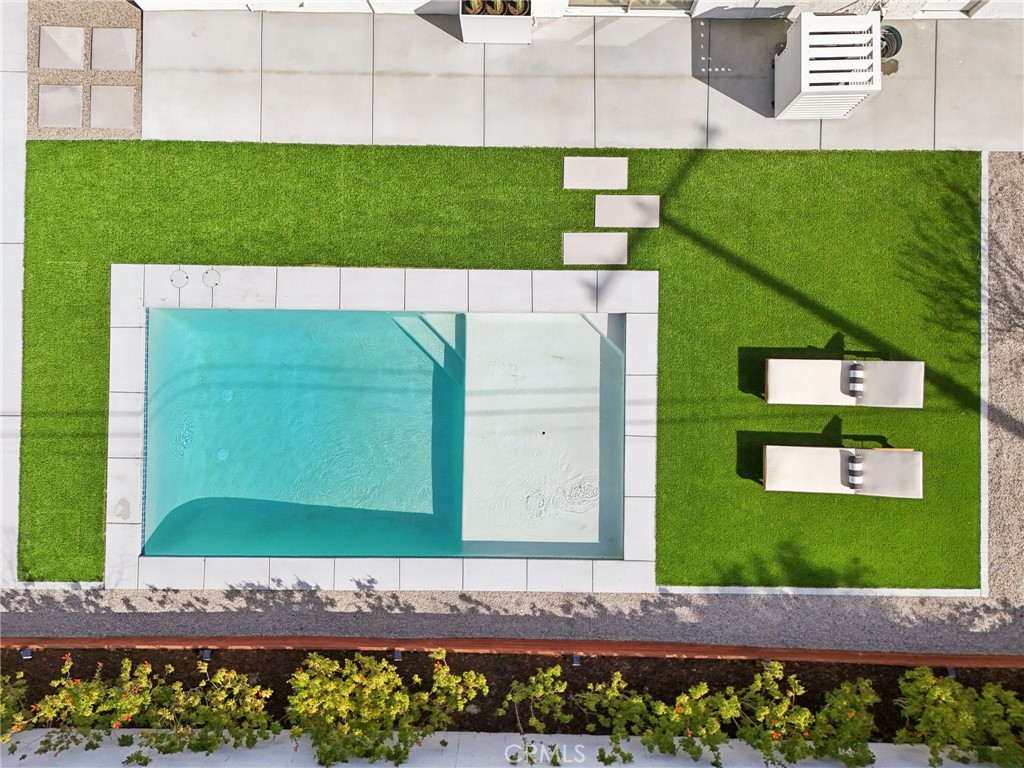 https://media.crmls.org/medias/75d2e739-8d3a-4df1-b5d1-b5224ce3785a.jpg?preset=X-Large