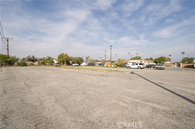 Detail Gallery Image 8 of 26 For 16436 Foothill Bld, Fontana,  CA 92335 - – Beds | – Baths