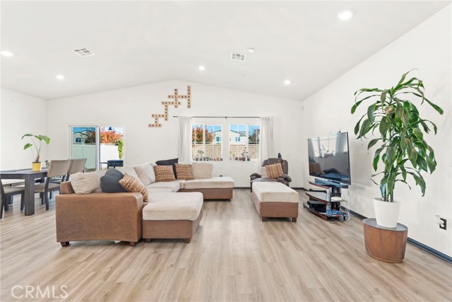 Detail Gallery Image 14 of 59 For 26616 Baneberry Ct, Menifee,  CA 92585 - 4 Beds | 3 Baths