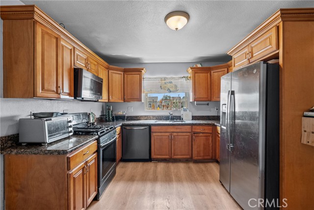 Detail Gallery Image 15 of 43 For 2001 N Salinas Ave, Los Angeles,  CA 90059 - 4 Beds | 2 Baths