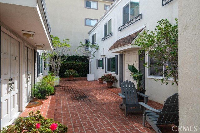 Detail Gallery Image 46 of 46 For 1830 Kelton Ave #5,  Los Angeles,  CA 90025 - 3 Beds | 2/1 Baths