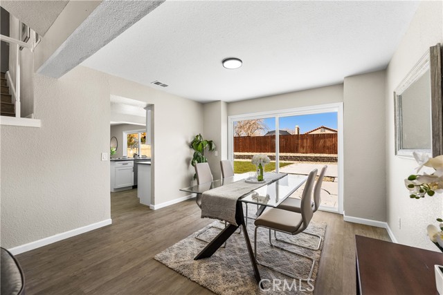 Detail Gallery Image 10 of 62 For 37634 Duffel St, Palmdale,  CA 93552 - 4 Beds | 3 Baths