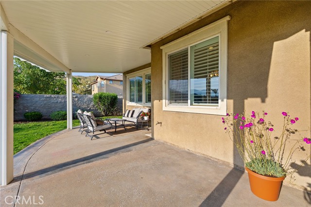 7476 Sequoia Lane, Highland CA: https://media.crmls.org/medias/75d63a40-4045-4b7d-b4d4-36d9e305aafc.jpg