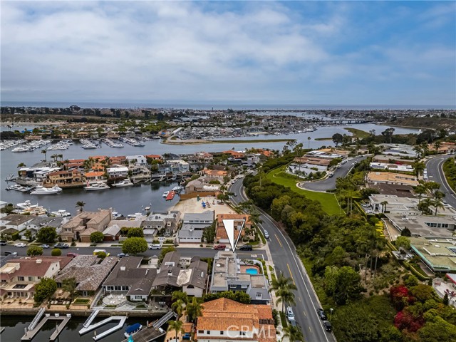 508 Evening Star Lane, Newport Beach CA: https://media.crmls.org/medias/75d65eec-a024-484e-a02f-e28d5b625032.jpg
