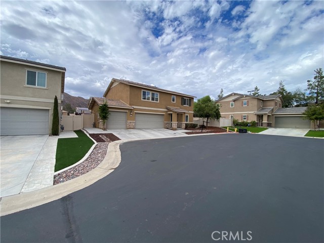 10299 Kite Court, Moreno Valley CA: https://media.crmls.org/medias/75d68bb2-9eab-40ae-9881-ffa5afe5f208.jpg