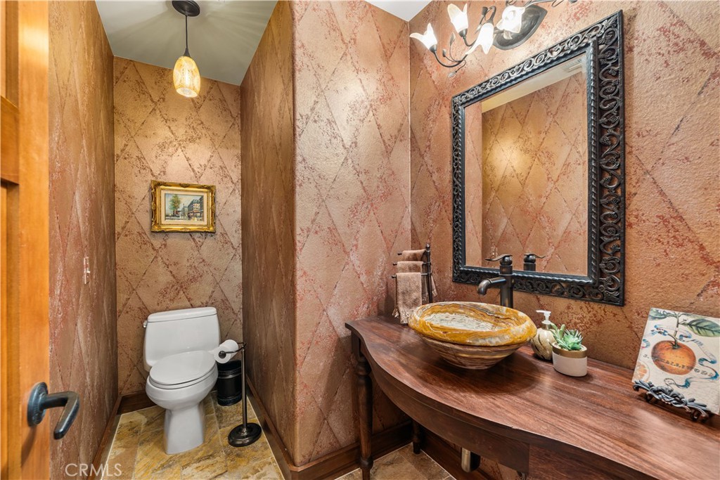 https://media.crmls.org/medias/75d69f36-aa1b-4513-9e6c-6f5233a12052.jpg?preset=X-Large