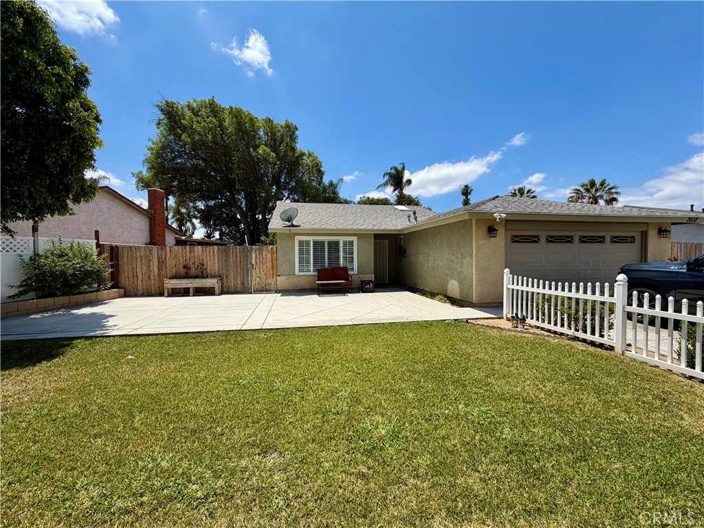 2832 Litchfield
