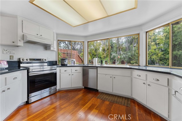 Detail Gallery Image 9 of 39 For 2116 via Caliente, Fullerton,  CA 92833 - 5 Beds | 3 Baths