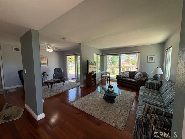 Detail Gallery Image 2 of 31 For 2802 Camino Capistrano #C,  San Clemente,  CA 92672 - 3 Beds | 2 Baths