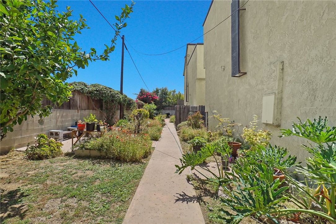 Detail Gallery Image 20 of 20 For 820 S Stoneman Ave #8,  Alhambra,  CA 91801 - 3 Beds | 2/1 Baths