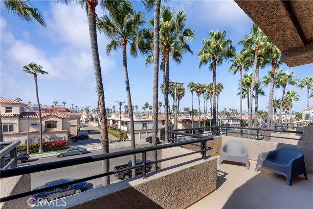 Detail Gallery Image 15 of 25 For 1200 Pacific Coast Highway #322, Huntington Beach,  CA 92648 - 1 Beds | 1 Baths