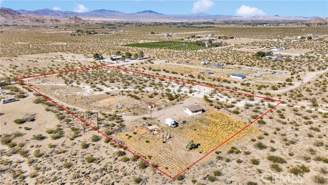 Detail Gallery Image 2 of 32 For 30229 Bourbon Rd, Lucerne Valley,  CA 92356 - 1 Beds | 1 Baths