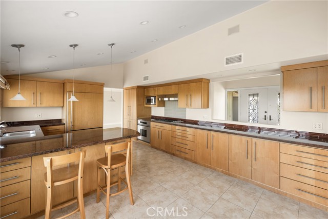 2815 Blue Water Drive, Corona del Mar CA: https://media.crmls.org/medias/75dc3181-2936-4185-b285-514d3bbe3584.jpg