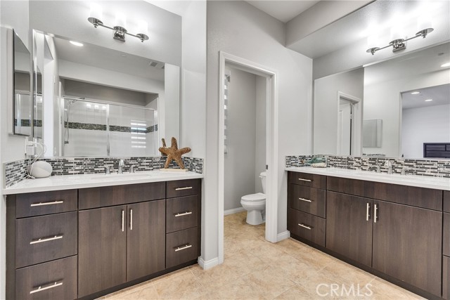 58 Origin, Irvine CA: https://media.crmls.org/medias/75dc3345-d6bc-4e42-84bb-67bbee81d803.jpg