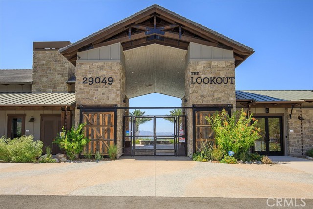 18147 Jupiter Lane, Saugus CA: https://media.crmls.org/medias/75dc5b7f-079e-4668-a238-1d0f89824b0c.jpg