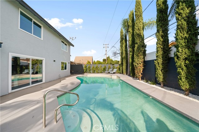 553 Sturgeon Drive, Costa Mesa CA: https://media.crmls.org/medias/75de0cb1-7985-4f48-90e0-38b2a16ee9cf.jpg