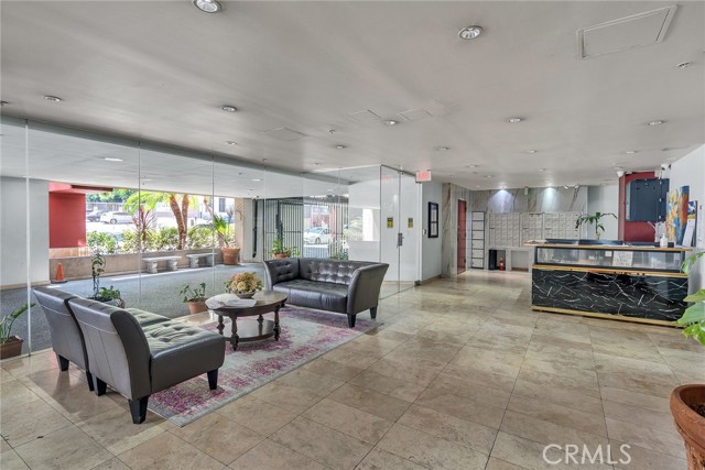 625 S Berendo Street, Los Angeles CA: https://media.crmls.org/medias/75de41e2-286f-415f-ae68-636e65dbc8d2.jpg