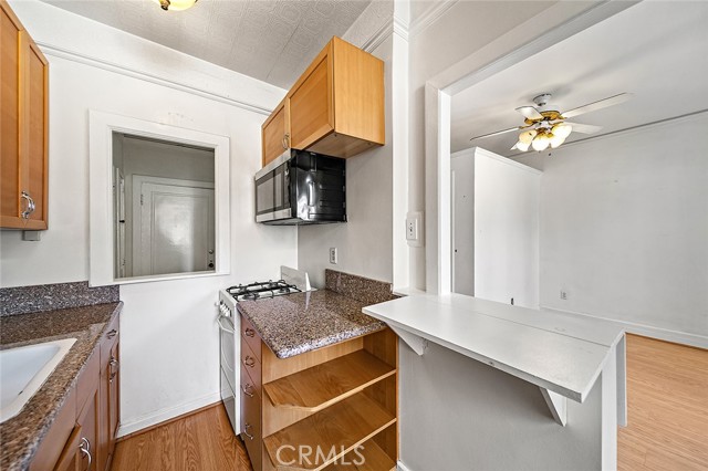 315 W 3rd Street, Long Beach CA: https://media.crmls.org/medias/75deb145-9646-4b7d-b8fe-652aaf153b80.jpg