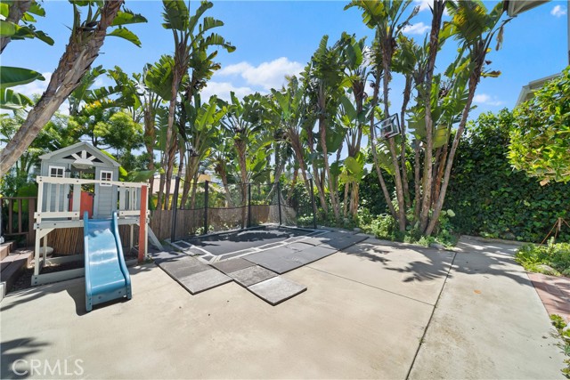 Detail Gallery Image 40 of 70 For 1044 Noria St, Laguna Beach,  CA 92651 - 4 Beds | 3/1 Baths