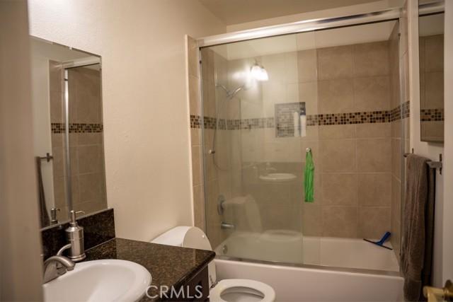 525 S Ardmore Avenue, Los Angeles CA: https://media.crmls.org/medias/75df5edc-a3b5-4007-b776-28254bd97885.jpg