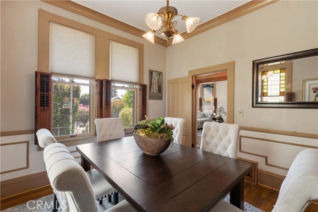 211 E Virginia Avenue, Glendora CA: https://media.crmls.org/medias/75df66d0-1911-4407-8ccb-118a2df178de.jpg