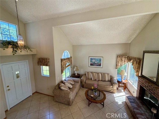 Detail Gallery Image 4 of 26 For 2699 Annapolis, San Bernardino,  CA 92408 - 3 Beds | 2/1 Baths