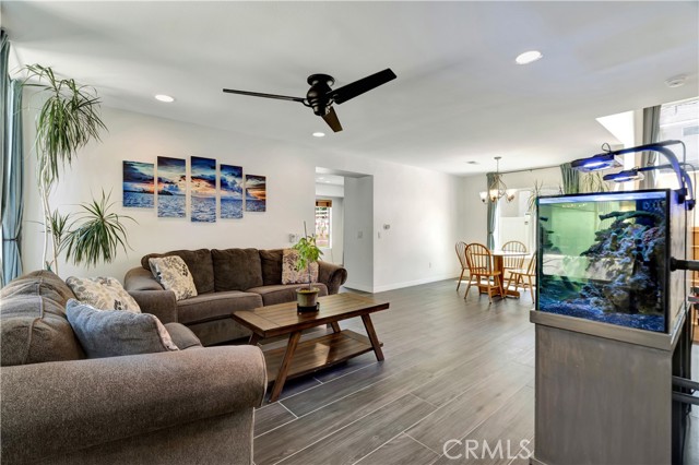 20009 Tanager Court, Canyon Country CA: https://media.crmls.org/medias/75e04eec-7c2e-47dd-a6f7-26295a4f371b.jpg