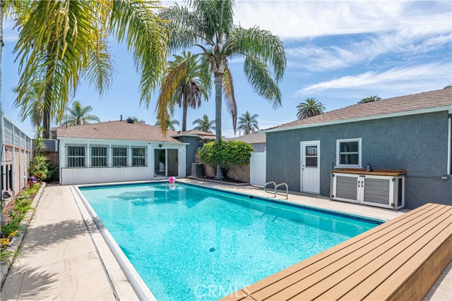 2325 Golden Avenue, Long Beach CA: https://media.crmls.org/medias/75e0a764-2d51-44fa-a60b-b60513a992d7.jpg