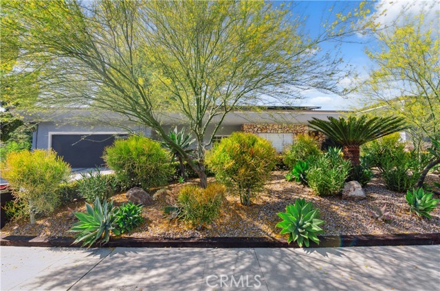 20283 Lorenzana Drive, Woodland Hills CA: https://media.crmls.org/medias/75e18c94-0d59-4ca2-9340-87337a27d802.jpg