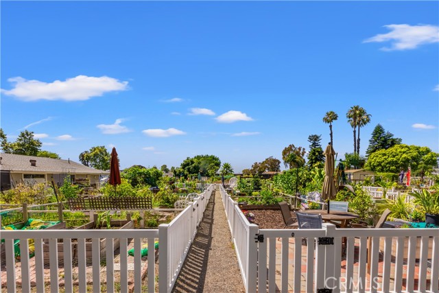 5200 Irvine Blvd., Irvine CA: https://media.crmls.org/medias/75e1c7ec-0bb2-4e0a-92cf-5221740ea544.jpg