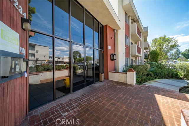 Detail Gallery Image 2 of 23 For 20234 Cantara St #121,  Winnetka,  CA 91306 - 2 Beds | 2 Baths