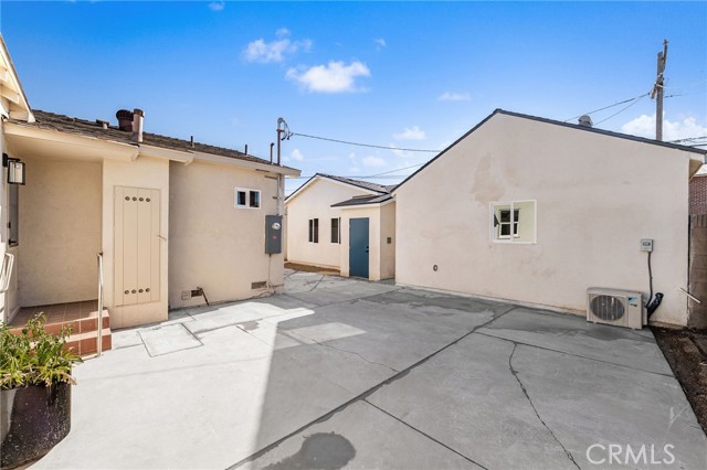 Image 44 of 47 For 2155 Euclid Avenue