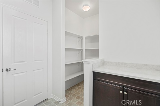 14681 Marist Lane, Chino CA: https://media.crmls.org/medias/75e27728-d8d6-483f-a75d-841bd41bc9aa.jpg