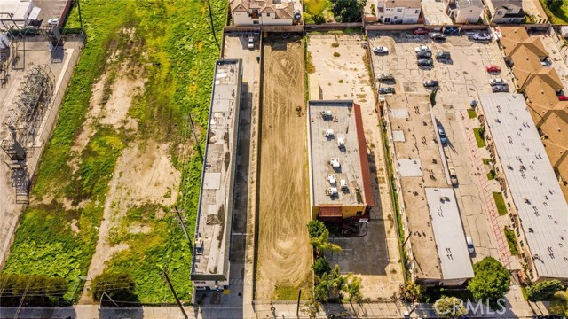 Detail Gallery Image 2 of 6 For 8826 Artesia, Bellflower,  CA 90706 - – Beds | – Baths