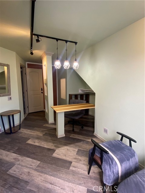 631 1/2 Benson Way, Thousand Oaks CA: https://media.crmls.org/medias/75e32114-2ba3-4697-813d-41f711c2e73a.jpg
